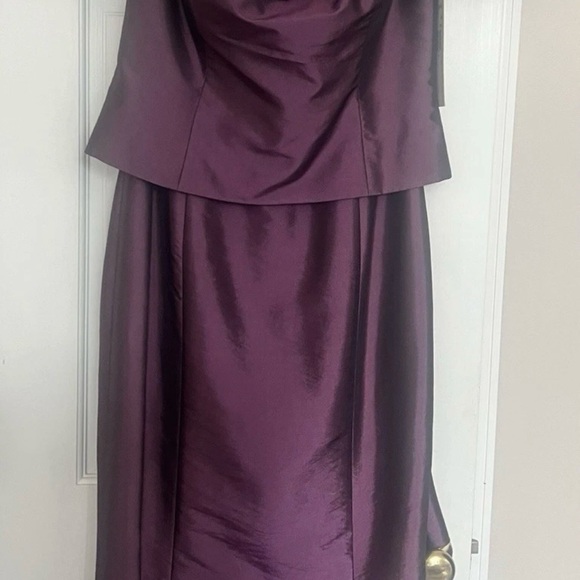 Daymor Couture Elegant Berry Women's Dress size 8 - Picture 5 of 7